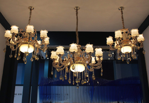 �Ї����֮������ɫС�(zh��n)���ɞ�V�|�µĽ�(j��ng)�����L�c