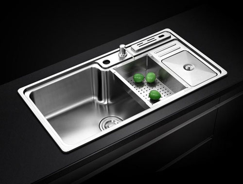 水槽企業(yè)集中精力開發(fā)市場要站在消費者立場