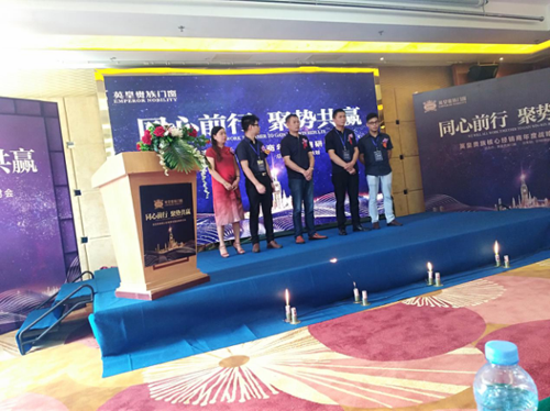 Ӣ���F����Ľ�(j��ng)�N�̕�(hu��)�h �A(y��)ʾؔ(c��i)��ʢ��