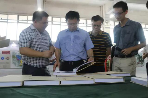 ��ɽ�аl(f��)�ľ־��Lһ���{(di��o)�з�ɽ���Ї��չȡ���ɫС�(zh��n)