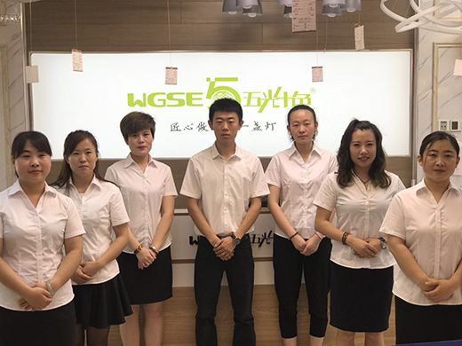 ���ʮɫ�����\����(w��)�A�����M�߿ڱ�