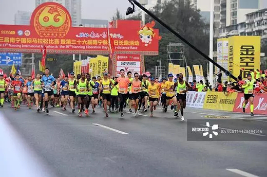 ������ˮ�����ό��R���� ���Gɫ�h(hu��n)���M�е���