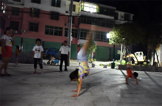 ̫���·���c(di��n)�����Ӵ塰ҹ���