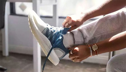 Nike��Adidas ����׷���³���!�r(sh��)�Эh(hu��n)���@��Ь