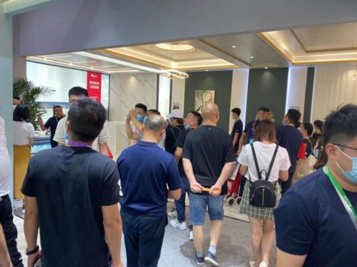 ���H���ɵ��չ������Ļ ������ȫ���δ������