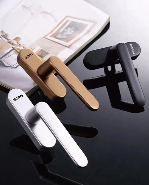 ���ڃȺ�����(y��u)�����ܣ�������(BERNI)�����(chu��ng)�¸�