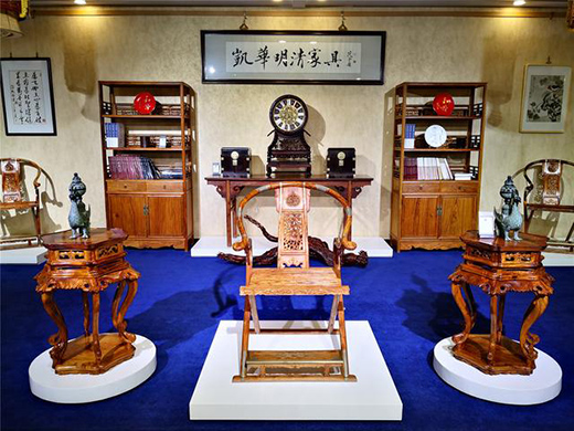 ǧ�꾩�����\(y��n)�ӡ�Ư��(l��i)���tľ�Ļ�����һ������