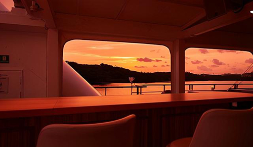 ��˹�Ǳ�����֮����(gu��)�����ռ������ß����c���ӭ������