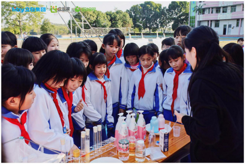 �����l(xi��ng)�����d�����׼��F(tu��n)�y�֋����W(w��ng)�_չ��������У�С�