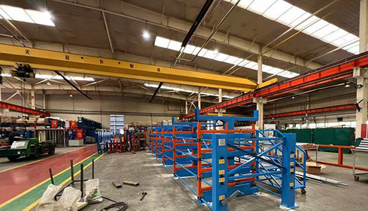 伸縮懸臂式管材貨架成為車間一道靚麗的風(fēng)景線