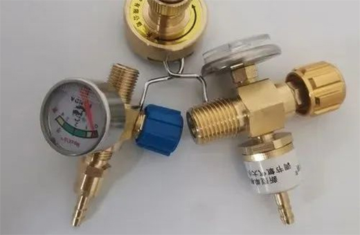 �ܲ��е�Ӳ�˚������֡������~��