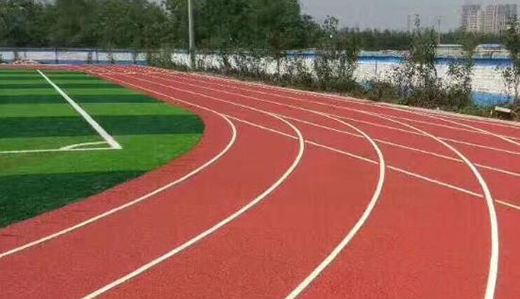 塑膠跑道翻新前應(yīng)該怎樣鏟除，舊塑膠跑道鏟除辦法推薦